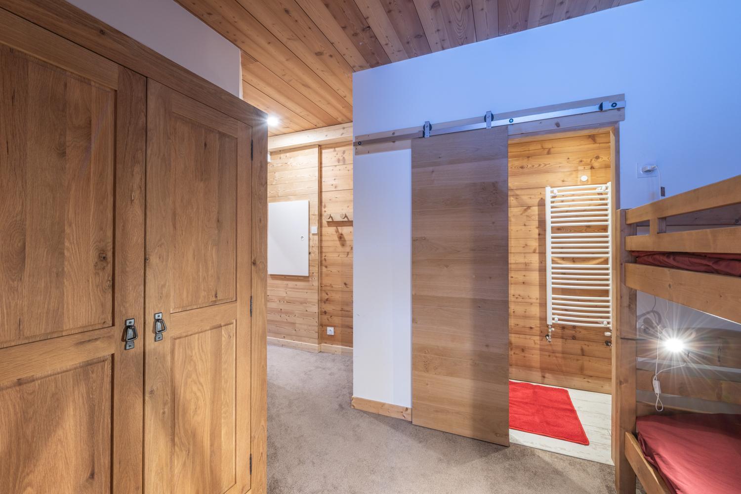 Chalet Alpe D'Huez 1850-Sea And Mountain Pleasure Avec 2 Appartements- 1 Appartement 3 Chambres 8 Couchages - 3 Salles D'Eau Et 1 Appartement 5 Chambres 12 Couchages 5 Salles D'Eau - Jacuzzi Et Sauna -Pieds Des Pistes Et Centre Luaran gambar