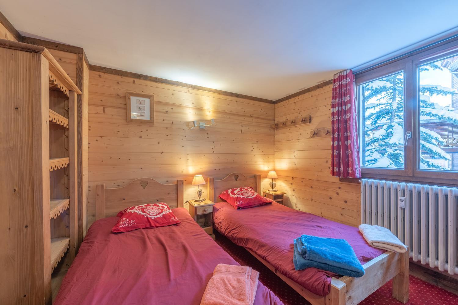 Chalet Alpe D'Huez 1850-Sea And Mountain Pleasure Avec 2 Appartements- 1 Appartement 3 Chambres 8 Couchages - 3 Salles D'Eau Et 1 Appartement 5 Chambres 12 Couchages 5 Salles D'Eau - Jacuzzi Et Sauna -Pieds Des Pistes Et Centre Luaran gambar