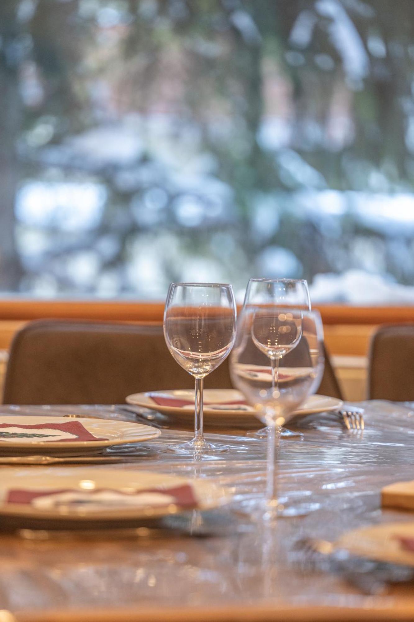 Chalet Alpe D'Huez 1850-Sea And Mountain Pleasure Avec 2 Appartements- 1 Appartement 3 Chambres 8 Couchages - 3 Salles D'Eau Et 1 Appartement 5 Chambres 12 Couchages 5 Salles D'Eau - Jacuzzi Et Sauna -Pieds Des Pistes Et Centre Luaran gambar