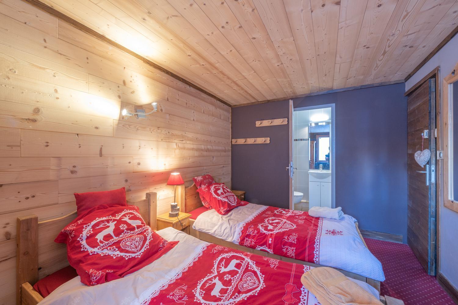 Chalet Alpe D'Huez 1850-Sea And Mountain Pleasure Avec 2 Appartements- 1 Appartement 3 Chambres 8 Couchages - 3 Salles D'Eau Et 1 Appartement 5 Chambres 12 Couchages 5 Salles D'Eau - Jacuzzi Et Sauna -Pieds Des Pistes Et Centre Luaran gambar