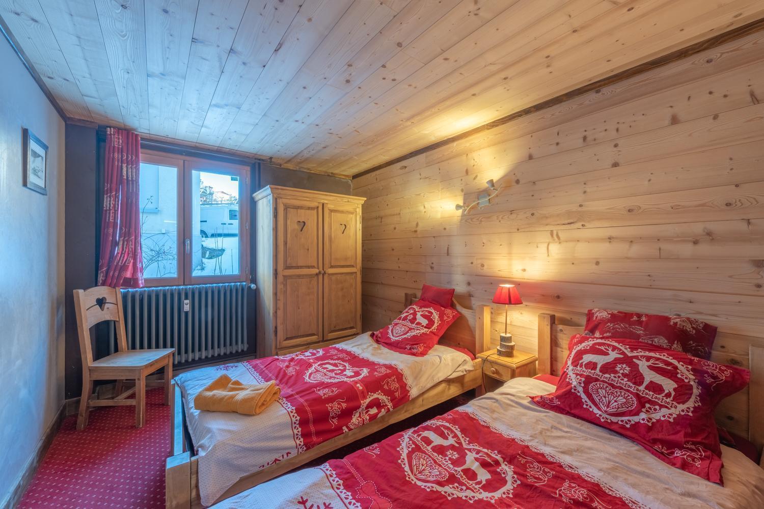 Chalet Alpe D'Huez 1850-Sea And Mountain Pleasure Avec 2 Appartements- 1 Appartement 3 Chambres 8 Couchages - 3 Salles D'Eau Et 1 Appartement 5 Chambres 12 Couchages 5 Salles D'Eau - Jacuzzi Et Sauna -Pieds Des Pistes Et Centre Luaran gambar