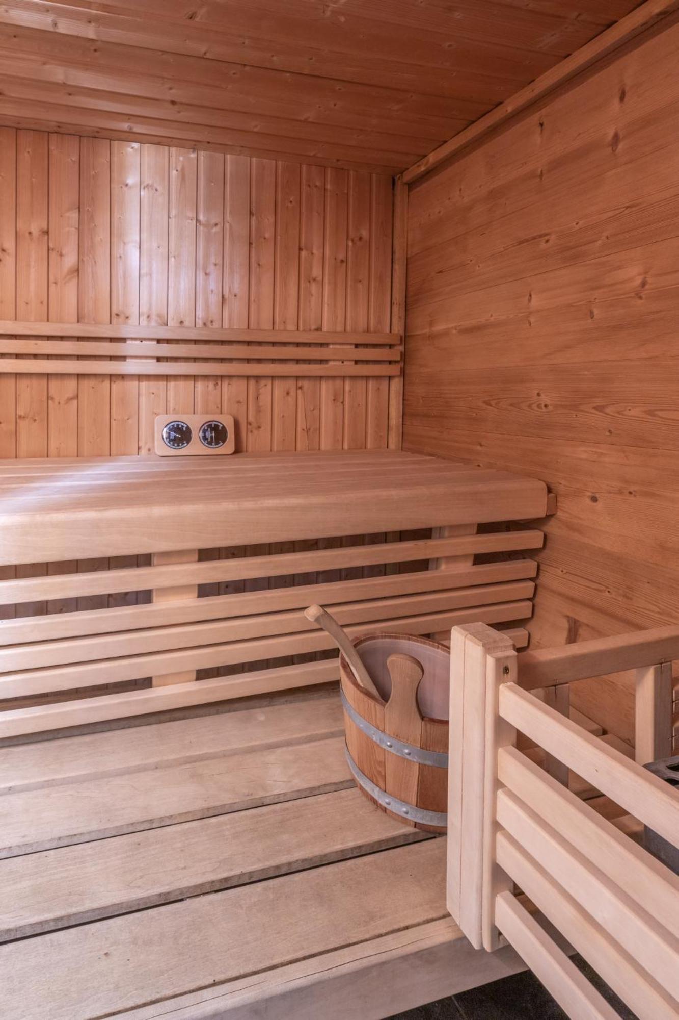 Chalet Alpe D'Huez 1850-Sea And Mountain Pleasure Avec 2 Appartements- 1 Appartement 3 Chambres 8 Couchages - 3 Salles D'Eau Et 1 Appartement 5 Chambres 12 Couchages 5 Salles D'Eau - Jacuzzi Et Sauna -Pieds Des Pistes Et Centre Luaran gambar