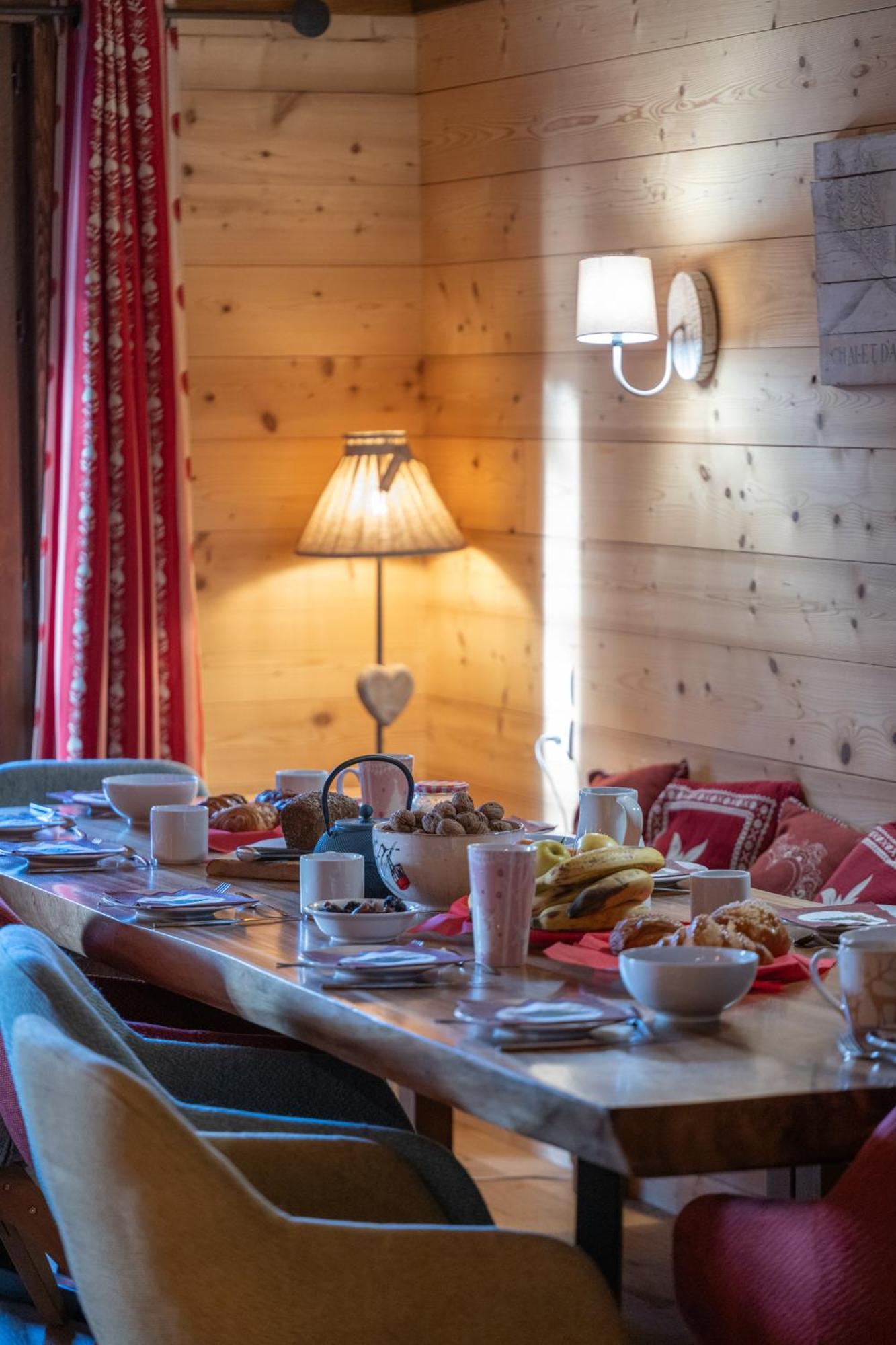 Chalet Alpe D'Huez 1850-Sea And Mountain Pleasure Avec 2 Appartements- 1 Appartement 3 Chambres 8 Couchages - 3 Salles D'Eau Et 1 Appartement 5 Chambres 12 Couchages 5 Salles D'Eau - Jacuzzi Et Sauna -Pieds Des Pistes Et Centre Luaran gambar