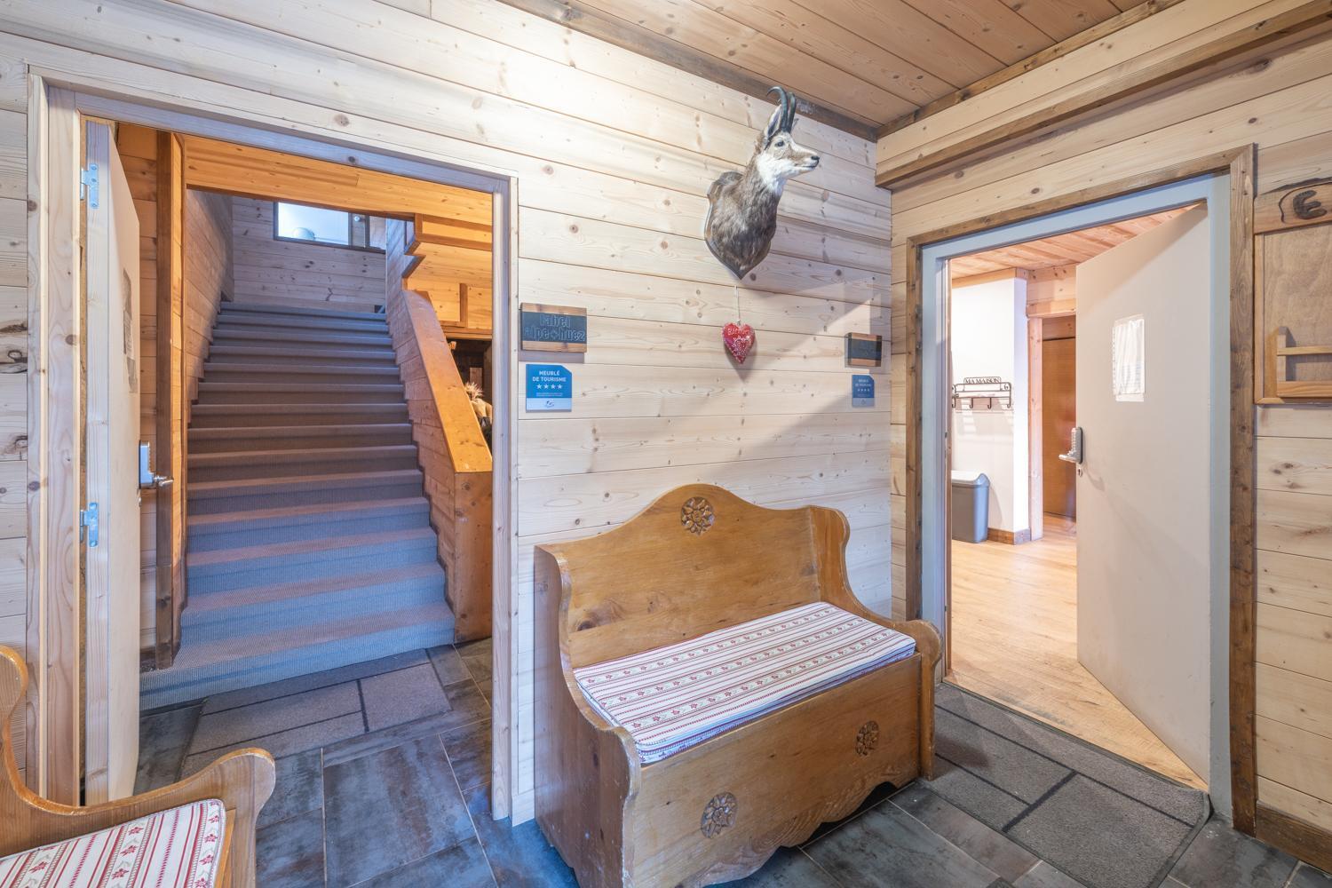 Chalet Alpe D'Huez 1850-Sea And Mountain Pleasure Avec 2 Appartements- 1 Appartement 3 Chambres 8 Couchages - 3 Salles D'Eau Et 1 Appartement 5 Chambres 12 Couchages 5 Salles D'Eau - Jacuzzi Et Sauna -Pieds Des Pistes Et Centre Luaran gambar